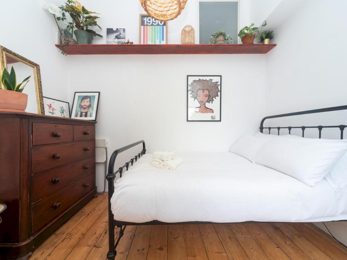 Pass The Keys Rustic And Quirky Flat In Charming Charlton Village London Exterior photo
