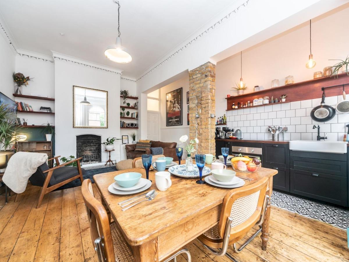 Pass The Keys Rustic And Quirky Flat In Charming Charlton Village London Exterior photo