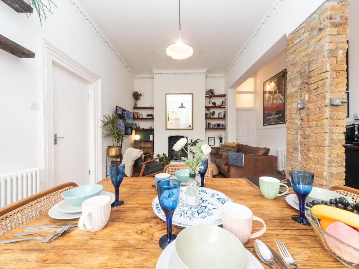 Pass The Keys Rustic And Quirky Flat In Charming Charlton Village London Exterior photo