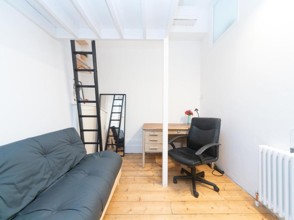 Pass The Keys Rustic And Quirky Flat In Charming Charlton Village London Exterior photo